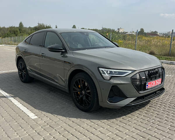 Серый Ауди E-Tron, объемом двигателя 0 л и пробегом 58 тыс. км за 44950 $, фото 6 на Automoto.ua