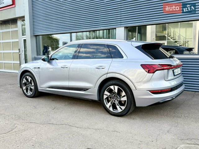 Серый Ауди E-Tron, объемом двигателя 0 л и пробегом 32 тыс. км за 35000 $, фото 7 на Automoto.ua