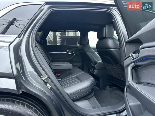 Серый Ауди E-Tron, объемом двигателя 0 л и пробегом 48 тыс. км за 49999 $, фото 83 на Automoto.ua