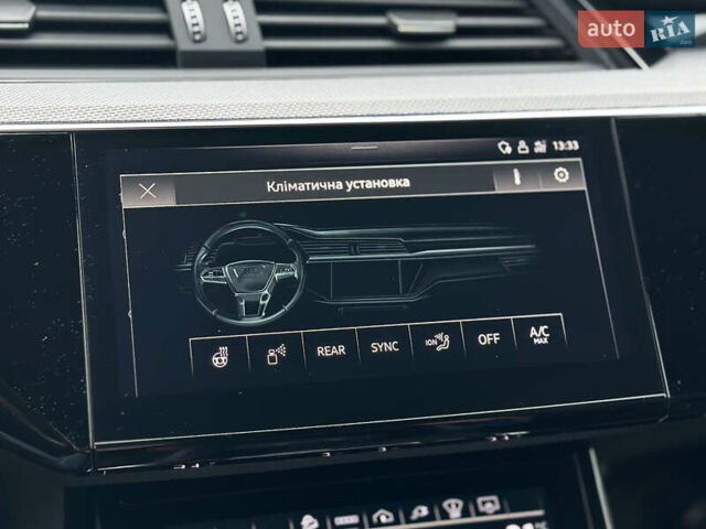 Сірий Ауді E-Tron, об'ємом двигуна 0 л та пробігом 48 тис. км за 49999 $, фото 70 на Automoto.ua
