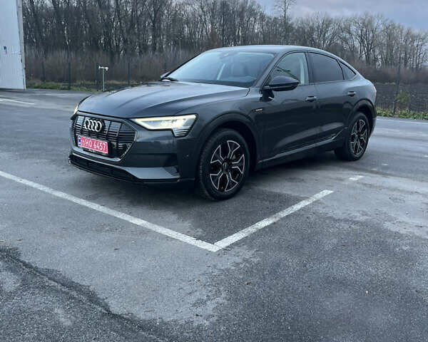 Серый Ауди E-Tron, объемом двигателя 0 л и пробегом 197 тыс. км за 23900 $, фото 4 на Automoto.ua