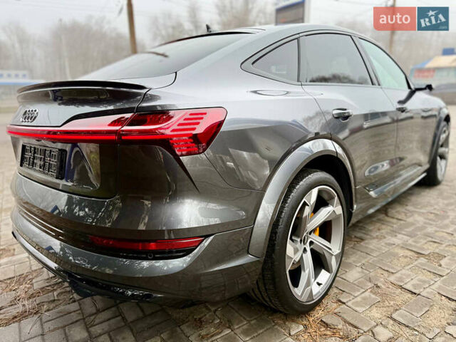 Серый Ауди E-Tron, объемом двигателя 0 л и пробегом 37 тыс. км за 49500 $, фото 14 на Automoto.ua