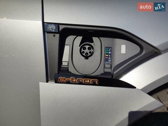 Сірий Ауді E-Tron, об'ємом двигуна 0 л та пробігом 36 тис. км за 47777 $, фото 19 на Automoto.ua