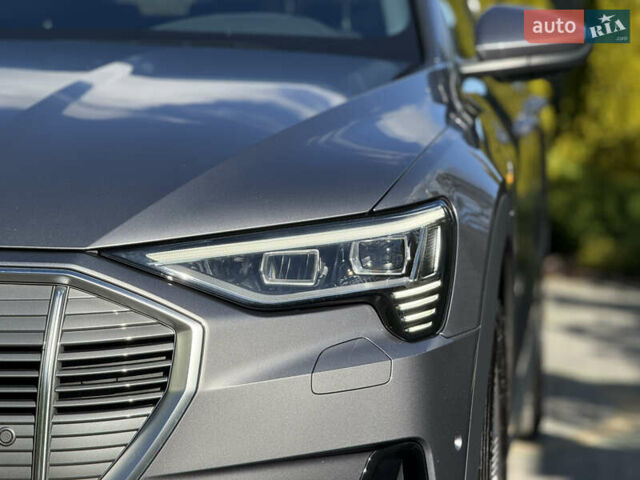 Серый Ауди E-Tron, объемом двигателя 0 л и пробегом 90 тыс. км за 33000 $, фото 30 на Automoto.ua
