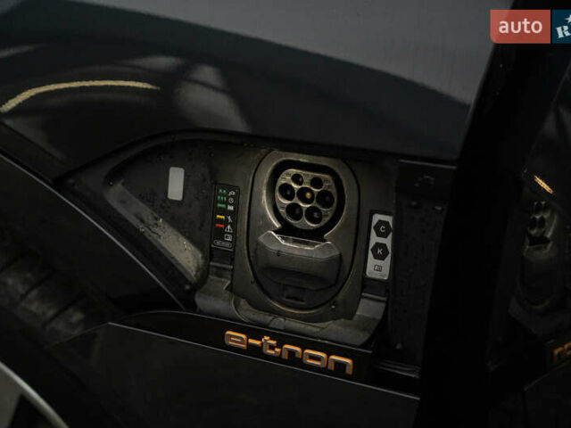 Сірий Ауді E-Tron, об'ємом двигуна 0 л та пробігом 64 тис. км за 37900 $, фото 42 на Automoto.ua