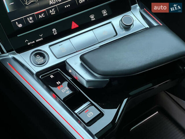 Серый Ауди E-Tron, объемом двигателя 0 л и пробегом 32 тыс. км за 41367 $, фото 62 на Automoto.ua