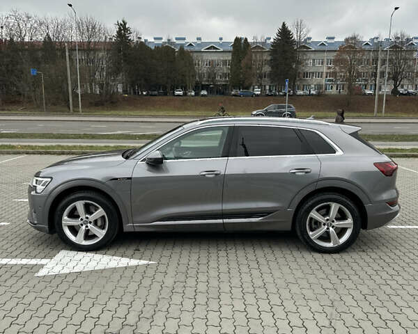 Сірий Ауді E-Tron, об'ємом двигуна 0 л та пробігом 45 тис. км за 38900 $, фото 5 на Automoto.ua