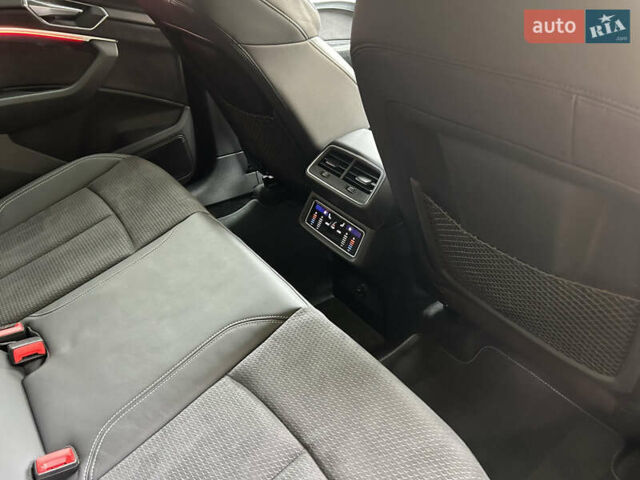 Серый Ауди E-Tron, объемом двигателя 0 л и пробегом 44 тыс. км за 38700 $, фото 26 на Automoto.ua