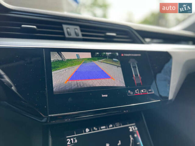 Серый Ауди E-Tron, объемом двигателя 0 л и пробегом 15 тыс. км за 42500 $, фото 38 на Automoto.ua