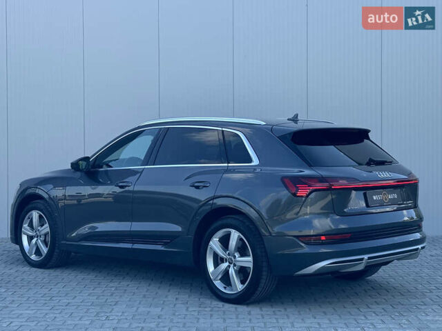 Серый Ауди E-Tron, объемом двигателя 0 л и пробегом 64 тыс. км за 41900 $, фото 5 на Automoto.ua
