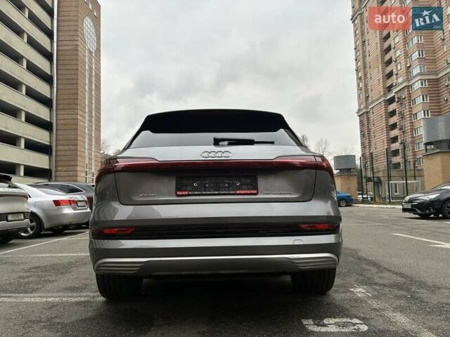 Серый Ауди E-Tron, объемом двигателя 0 л и пробегом 112 тыс. км за 31900 $, фото 16 на Automoto.ua