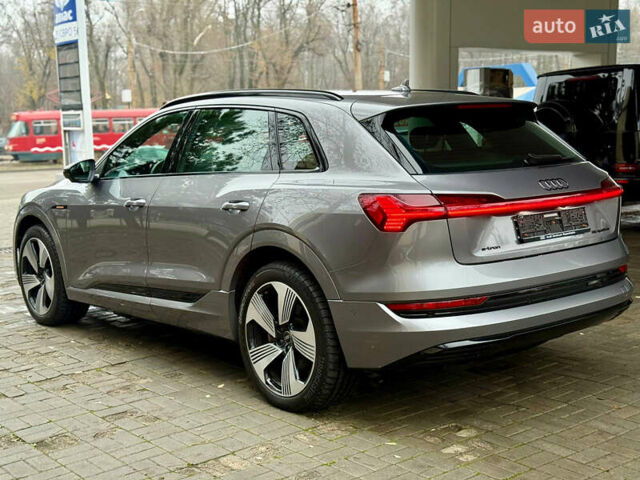 Серый Ауди E-Tron, объемом двигателя 0 л и пробегом 39 тыс. км за 44500 $, фото 14 на Automoto.ua