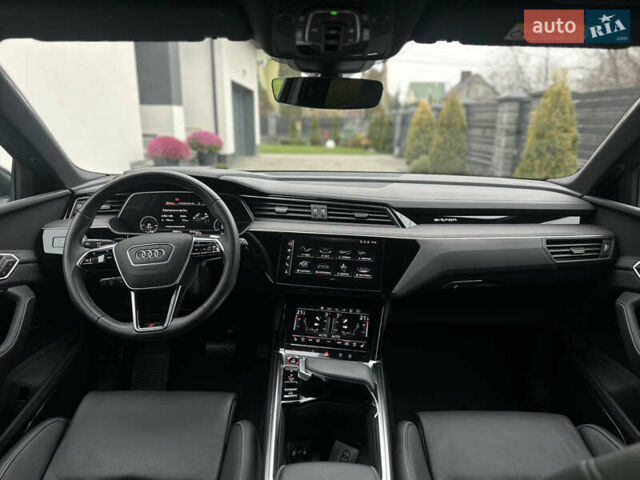Сірий Ауді E-Tron, об'ємом двигуна 0 л та пробігом 48 тис. км за 49999 $, фото 81 на Automoto.ua