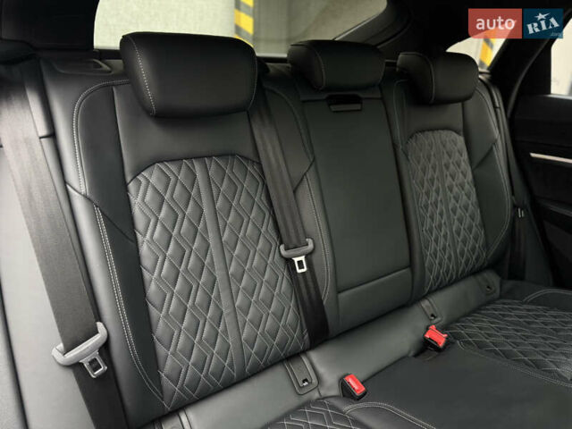 Сірий Ауді E-Tron, об'ємом двигуна 0 л та пробігом 59 тис. км за 45999 $, фото 31 на Automoto.ua