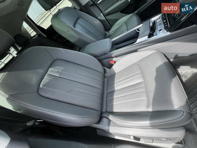 Сірий Ауді E-Tron, об'ємом двигуна 0 л та пробігом 22 тис. км за 48490 $, фото 35 на Automoto.ua