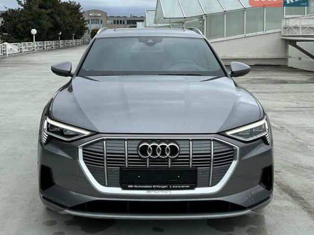 Серый Ауди E-Tron, объемом двигателя 0 л и пробегом 43 тыс. км за 48900 $, фото 3 на Automoto.ua