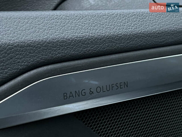 Серый Ауди E-Tron, объемом двигателя 0 л и пробегом 32 тыс. км за 41367 $, фото 68 на Automoto.ua