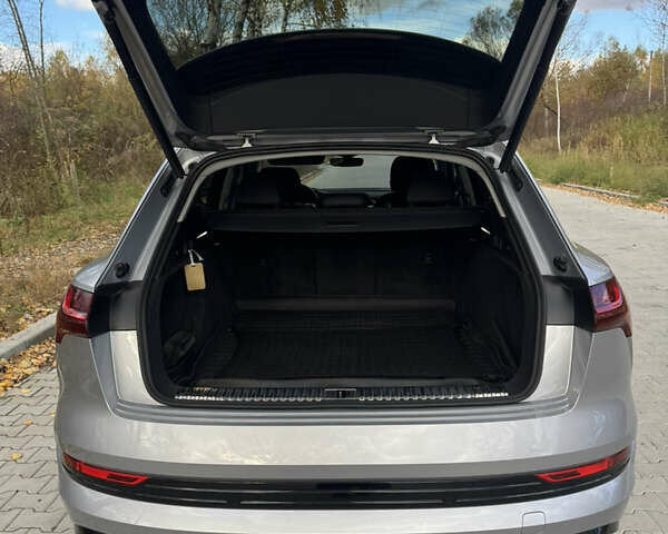 Серый Ауди E-Tron, объемом двигателя 0 л и пробегом 145 тыс. км за 29500 $, фото 25 на Automoto.ua