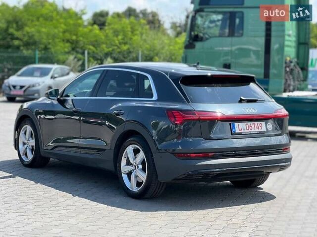 Серый Ауди E-Tron, объемом двигателя 0 л и пробегом 105 тыс. км за 25900 $, фото 1 на Automoto.ua