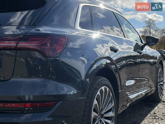 Серый Ауди E-Tron, объемом двигателя 0 л и пробегом 32 тыс. км за 42131 $, фото 11 на Automoto.ua
