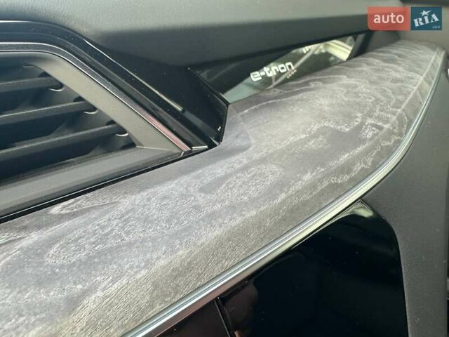 Сірий Ауді E-Tron, об'ємом двигуна 0 л та пробігом 27 тис. км за 53990 $, фото 30 на Automoto.ua