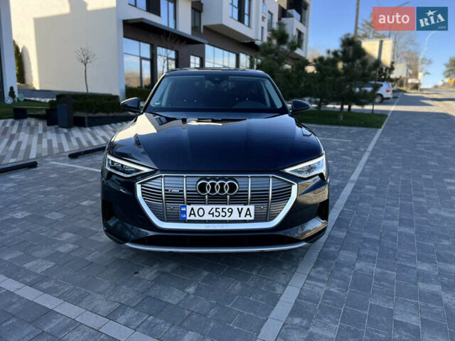 Серый Ауди E-Tron, объемом двигателя 0 л и пробегом 18 тыс. км за 42500 $, фото 8 на Automoto.ua