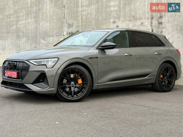 Серый Ауди E-Tron, объемом двигателя 0 л и пробегом 104 тыс. км за 39820 $, фото 10 на Automoto.ua