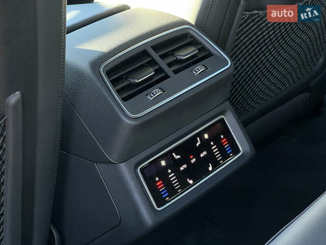 Серый Ауди E-Tron, объемом двигателя 0 л и пробегом 42 тыс. км за 47848 $, фото 31 на Automoto.ua