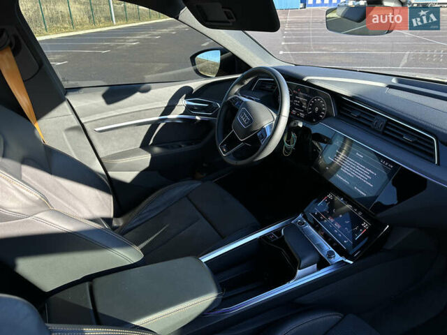Сірий Ауді E-Tron, об'ємом двигуна 0 л та пробігом 58 тис. км за 45200 $, фото 18 на Automoto.ua
