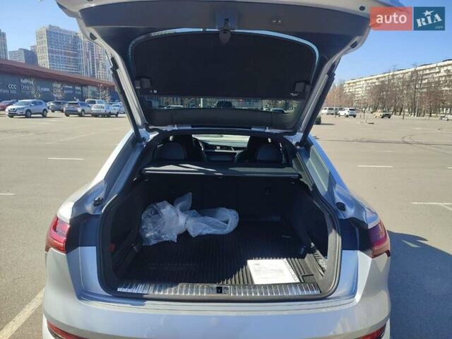 Сірий Ауді E-Tron, об'ємом двигуна 0 л та пробігом 36 тис. км за 47777 $, фото 15 на Automoto.ua