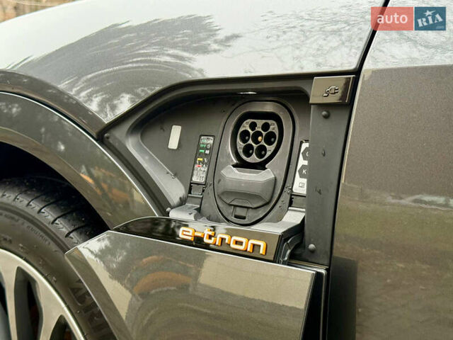 Сірий Ауді E-Tron, об'ємом двигуна 0 л та пробігом 39 тис. км за 46500 $, фото 25 на Automoto.ua