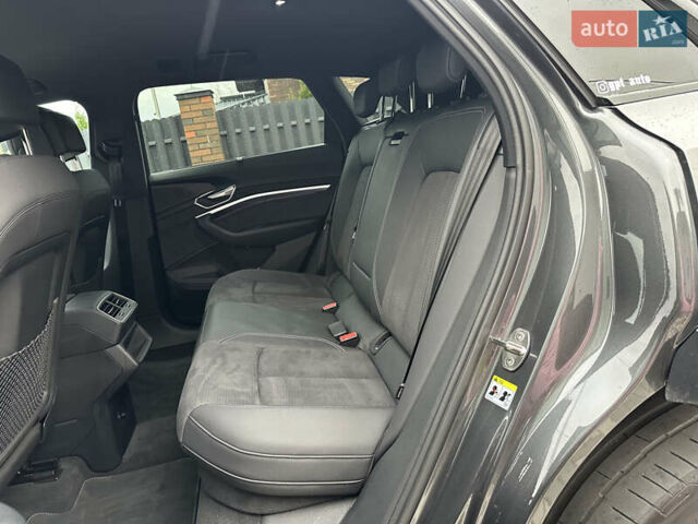 Серый Ауди E-Tron, объемом двигателя 0 л и пробегом 44 тыс. км за 44700 $, фото 11 на Automoto.ua