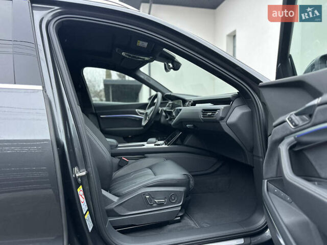 Серый Ауди E-Tron, объемом двигателя 0 л и пробегом 48 тыс. км за 49999 $, фото 88 на Automoto.ua