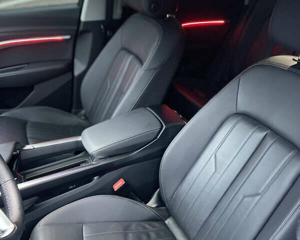 Серый Ауди E-Tron, объемом двигателя 0 л и пробегом 74 тыс. км за 37500 $, фото 29 на Automoto.ua