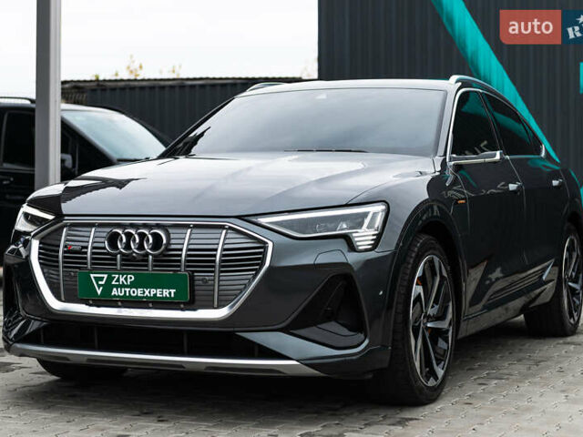 Серый Ауди E-Tron, объемом двигателя 0 л и пробегом 33 тыс. км за 53000 $, фото 4 на Automoto.ua