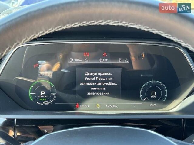 Серый Ауди E-Tron, объемом двигателя 0 л и пробегом 70 тыс. км за 39650 $, фото 37 на Automoto.ua