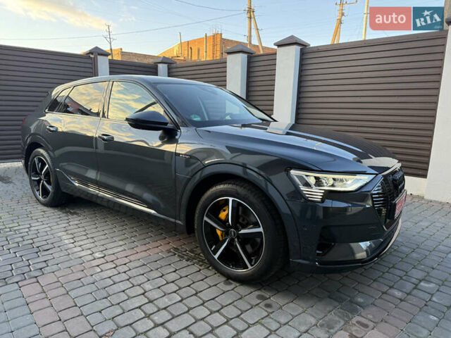 Серый Ауди E-Tron, объемом двигателя 0 л и пробегом 13 тыс. км за 36500 $, фото 11 на Automoto.ua