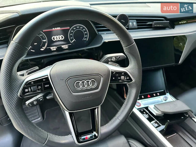 Серый Ауди E-Tron, объемом двигателя 0 л и пробегом 30 тыс. км за 21300 $, фото 5 на Automoto.ua