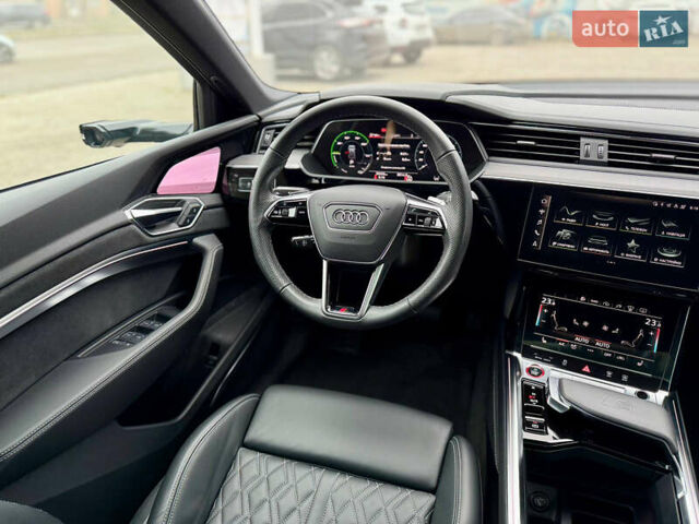 Серый Ауди E-Tron, объемом двигателя 0 л и пробегом 37 тыс. км за 49500 $, фото 49 на Automoto.ua