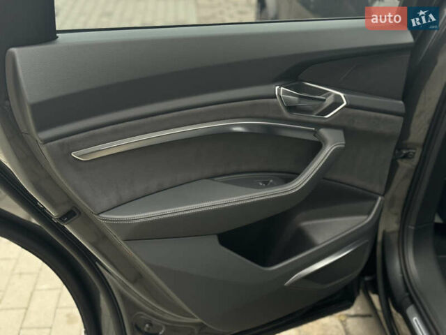 Сірий Ауді E-Tron, об'ємом двигуна 0 л та пробігом 59 тис. км за 45999 $, фото 20 на Automoto.ua