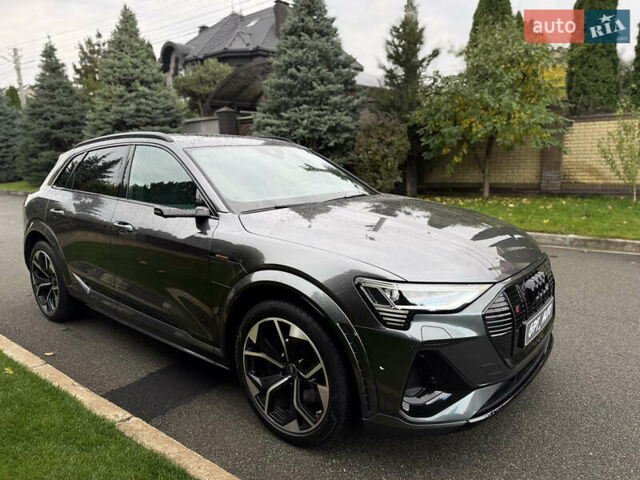 Серый Ауди E-Tron, объемом двигателя 0 л и пробегом 27 тыс. км за 48800 $, фото 10 на Automoto.ua