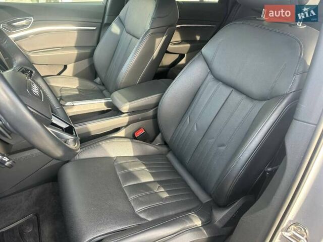 Сірий Ауді E-Tron, об'ємом двигуна 0 л та пробігом 27 тис. км за 53990 $, фото 13 на Automoto.ua