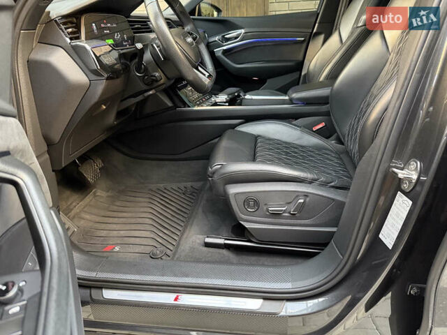 Серый Ауди E-Tron, объемом двигателя 0 л и пробегом 41 тыс. км за 52900 $, фото 21 на Automoto.ua
