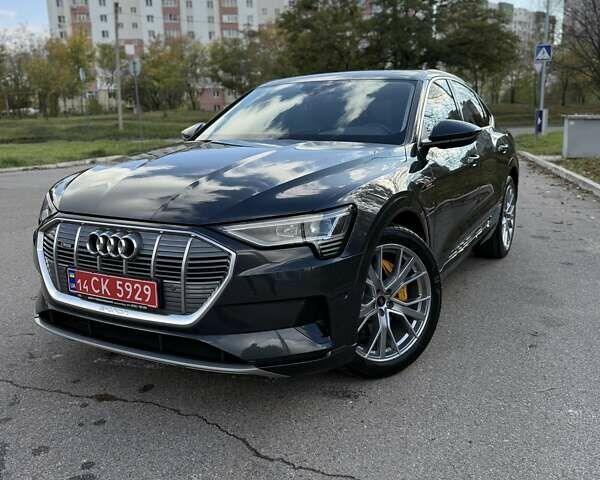 Серый Ауди E-Tron, объемом двигателя 0 л и пробегом 31 тыс. км за 40500 $, фото 10 на Automoto.ua