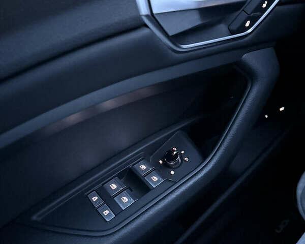 Серый Ауди E-Tron, объемом двигателя 0 л и пробегом 45 тыс. км за 42000 $, фото 21 на Automoto.ua