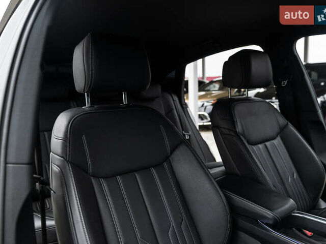 Серый Ауди E-Tron, объемом двигателя 0 л и пробегом 33 тыс. км за 53000 $, фото 37 на Automoto.ua