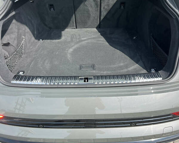 Серый Ауди E-Tron, объемом двигателя 0 л и пробегом 58 тыс. км за 44950 $, фото 27 на Automoto.ua