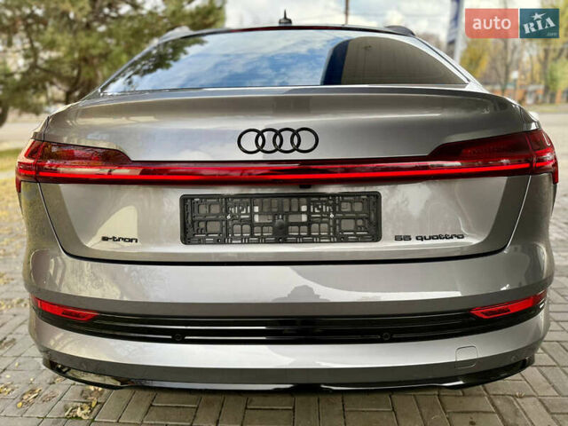 Серый Ауди E-Tron, объемом двигателя 0 л и пробегом 31 тыс. км за 46500 $, фото 7 на Automoto.ua