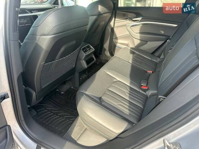 Сірий Ауді E-Tron, об'ємом двигуна 0 л та пробігом 27 тис. км за 53990 $, фото 14 на Automoto.ua