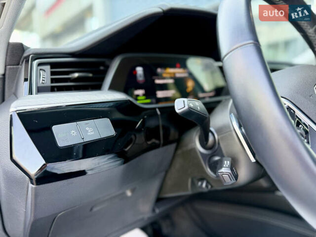 Серый Ауди E-Tron, объемом двигателя 0 л и пробегом 32 тыс. км за 35000 $, фото 27 на Automoto.ua